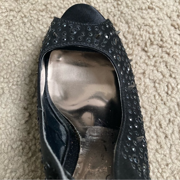 Fergie Hermosa Black Satin Beaded Spiked Slingback Peeptoe Pumps Heels - Picture 9 of 13